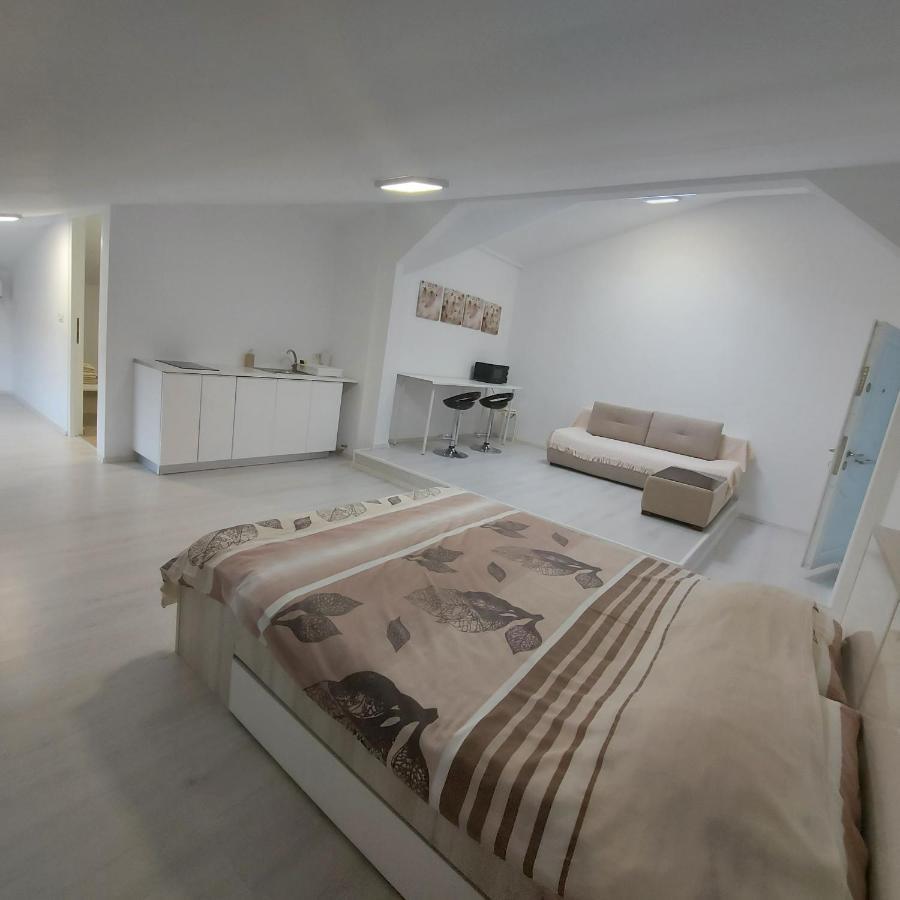 Villa Romelia - Select Apartments Ваду Экстерьер фото